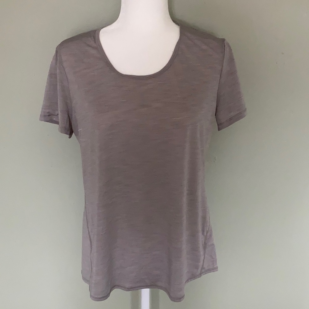 EUC Athleta short sleeve tee